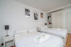 1 bedroom, individually decorated, individually furnished - Spacious Studio Apartment Soho Square (London)