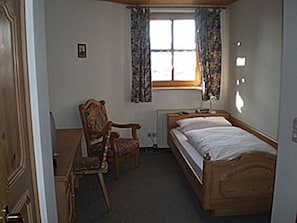 Cots/infant beds, free WiFi, bed sheets