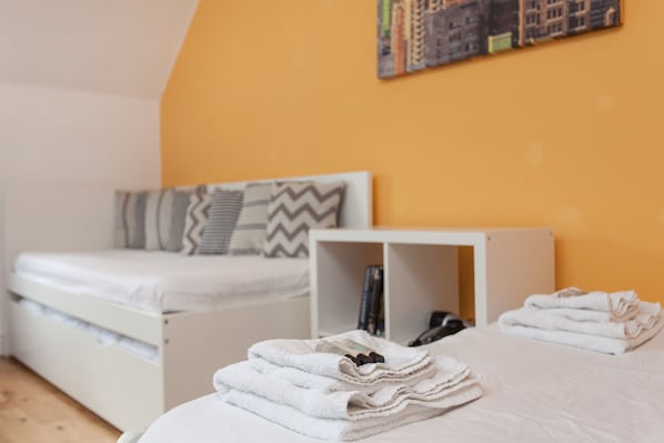 Individuelt dekorert, individuelt innredet og strykejern/-brett