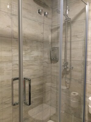 Deluxe Double Room, 1 King Bed | Bathroom shower - Musem Spa (Sos del Rey Catolico)