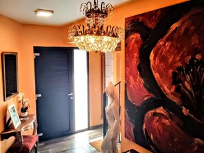 المنشأة من الداخل