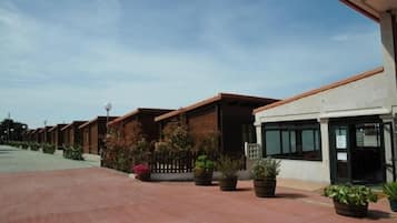 Vista frontal de la propiedad