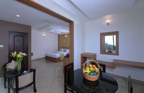 Club Suite | In-room dining - Tea Castle Munnar (Devikolam)