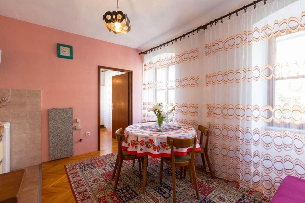 Apartment (A2) | Speisen