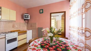 Apartment (A2) | Private kitchen