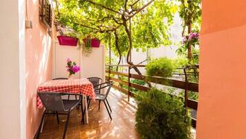 Apartment (A2) | Terrace/patio