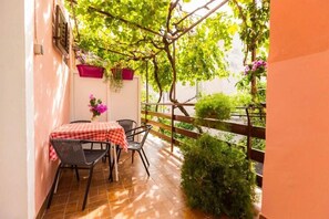 Apartment (A2) | Terrace/patio