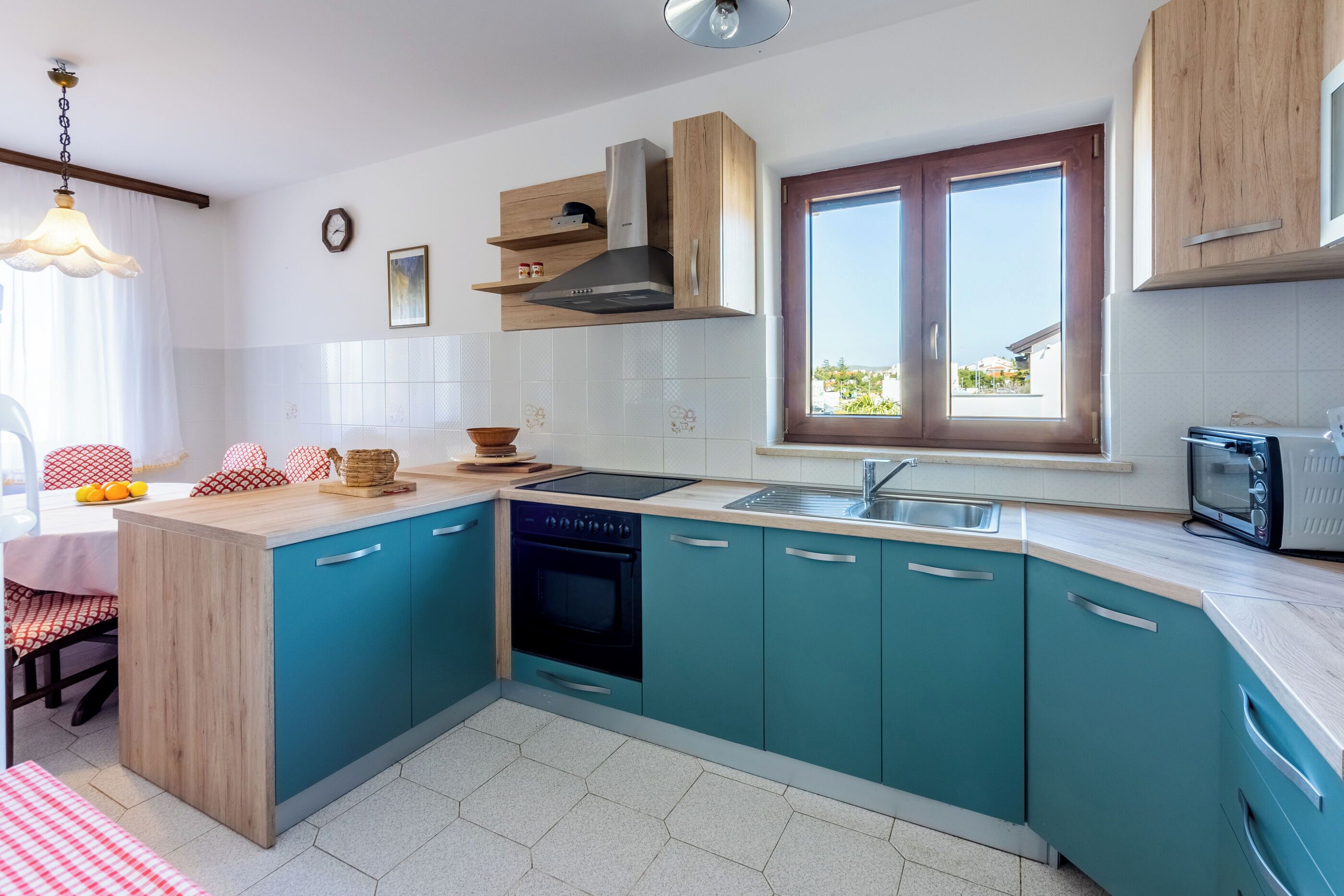 Apartment (A1) | Private kitchen | Fridge, microwave, oven, stovetop