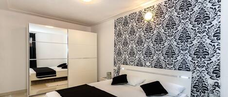 8 bedrooms, free WiFi