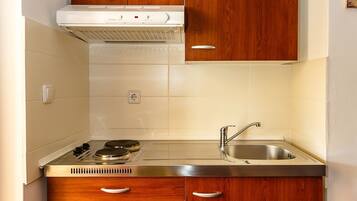 Cucina privata | Frigorifero, microonde, piano cottura, macchina per caffè espresso