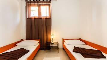 8 bedrooms, in-room safe, free WiFi