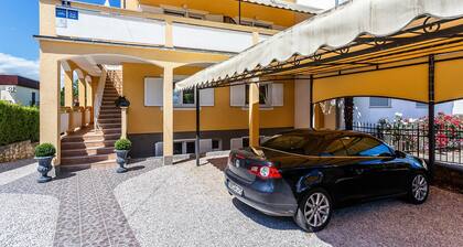 Apartments and Rooms Gordana