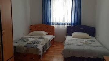 1 habitación y ropa de cama