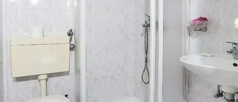 Apartment (A1) | Bathroom | Shower