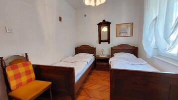 Apartment (A1) | 1 bedroom, iron/ironing board, free WiFi