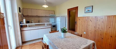 アパートメント (A1) | レストラン