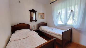 Apartemen (A1) | 1 kamar tidur, setrika/meja setrika, dan Wi-Fi gratis