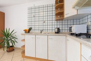 Apartment (A3) | Private kitchen - Apartments Diana (Punat)