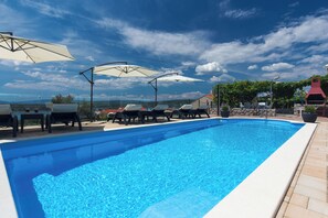 Piscine extérieure