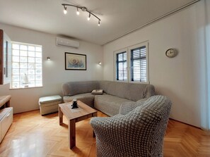 Apartment (A1) | Living room | TV - Apartment Neda (Punat)