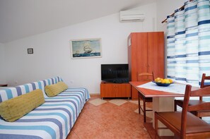 Studio (A3) | Interior - Apartments Jasminka (Crikvenica)
