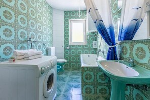 Apartment (A1) | Bathroom
