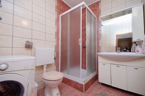 Bathroom | Shower - Apartment Marica (Lopar)