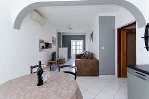 Apartment (A1) | Dining - Apartment Marica (Lopar)