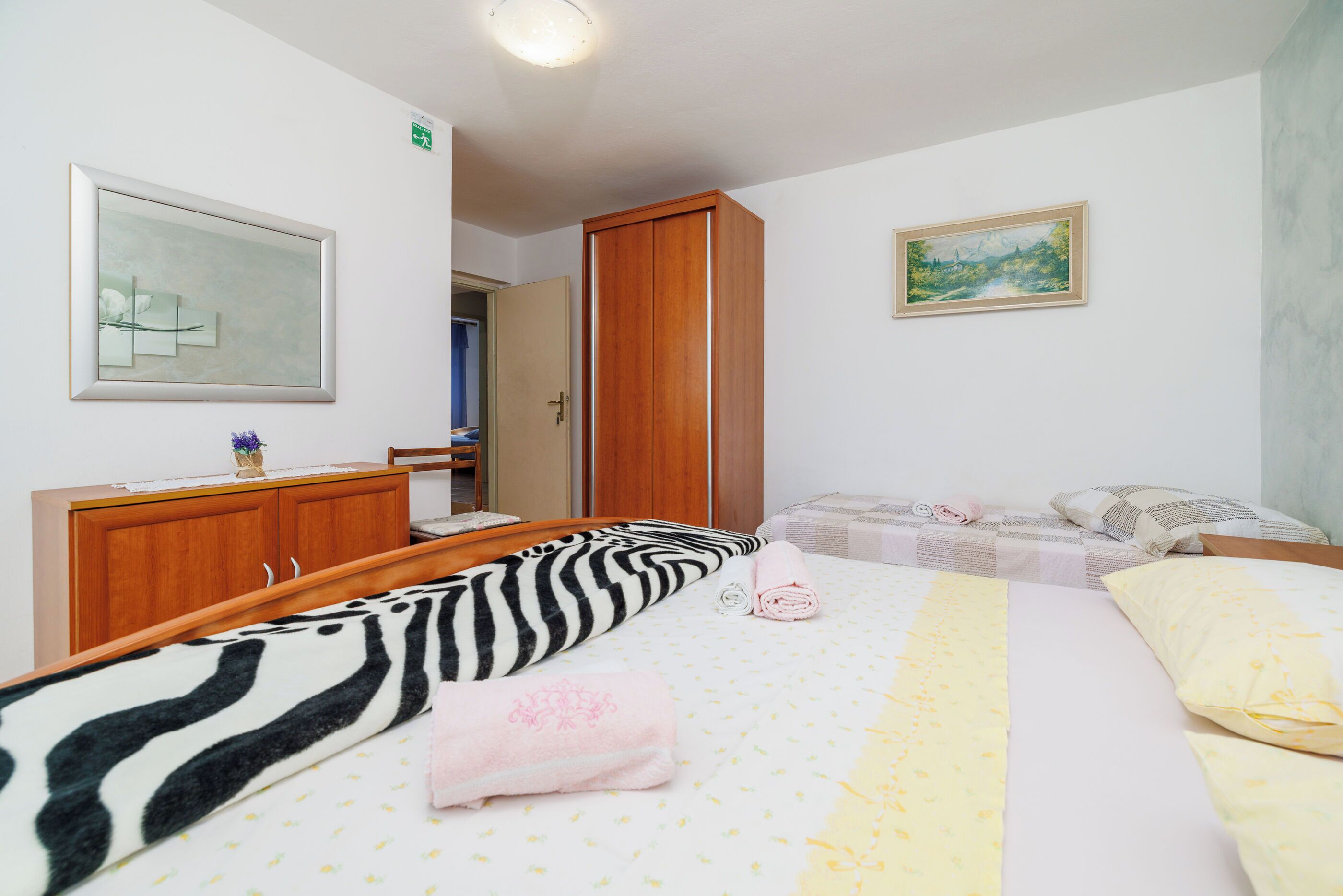 Wifi gratis y ropa de cama 