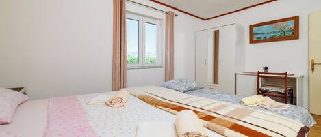 Apartment (A1) | Free WiFi, bed sheets