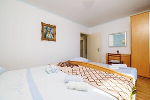 Apartment (A1) | Kostenloses WLAN, Bettwäsche