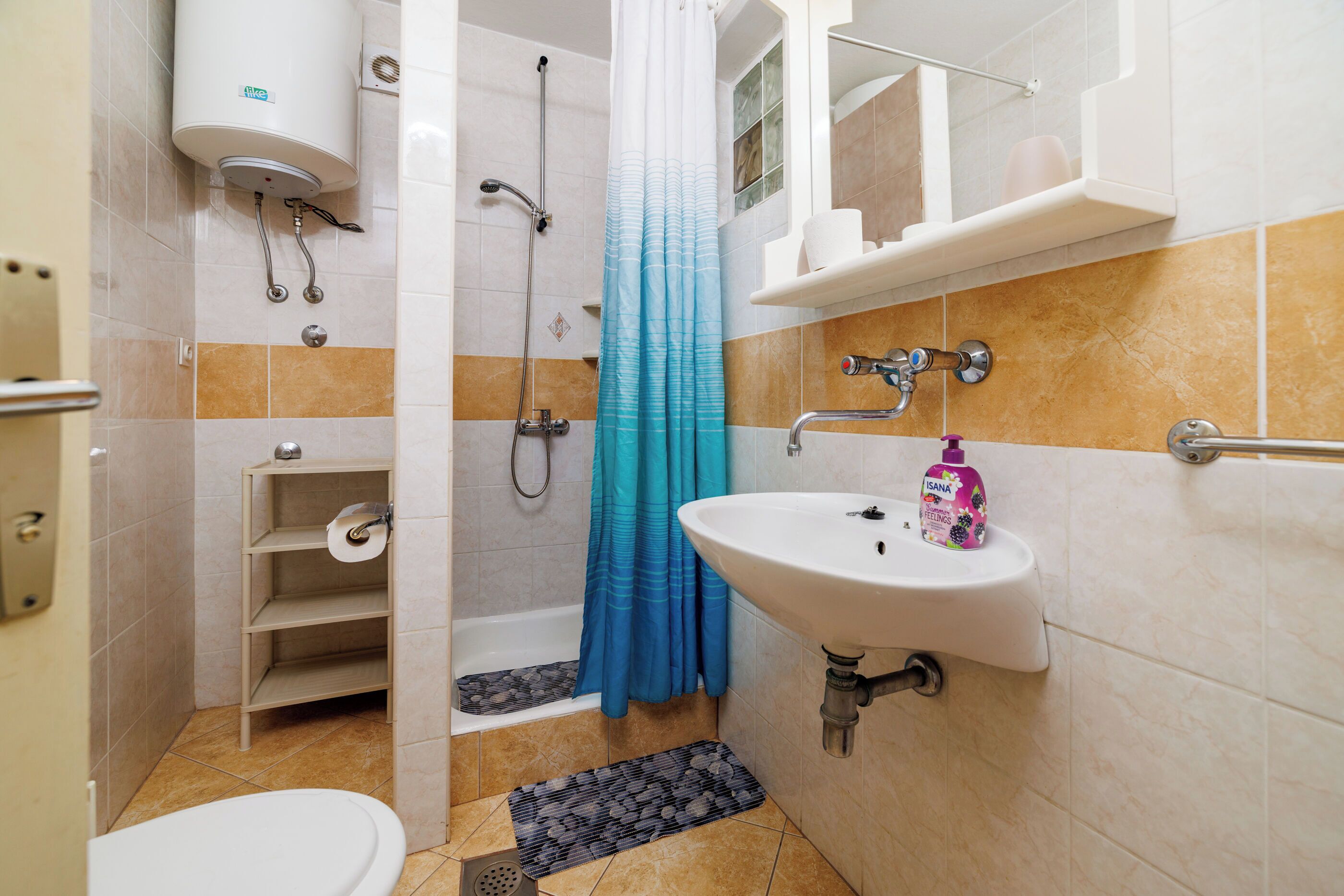 Apartment (A1) | Badezimmer | Dusche, Handtücher