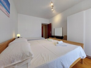 Apartment (A1) | 2 bedrooms, iron/ironing board, free WiFi, bed sheets - Apartments Nikola (Punat)