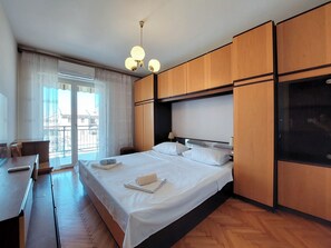 2 bedrooms, iron/ironing board, free WiFi, bed sheets - Apartments Nikola (Punat)