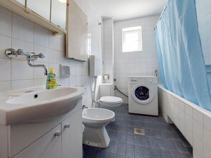Bathroom - Apartments Nikola (Punat)