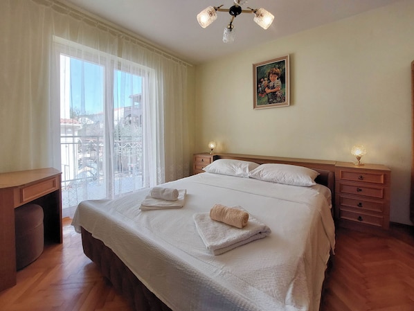 Apartment (A2)