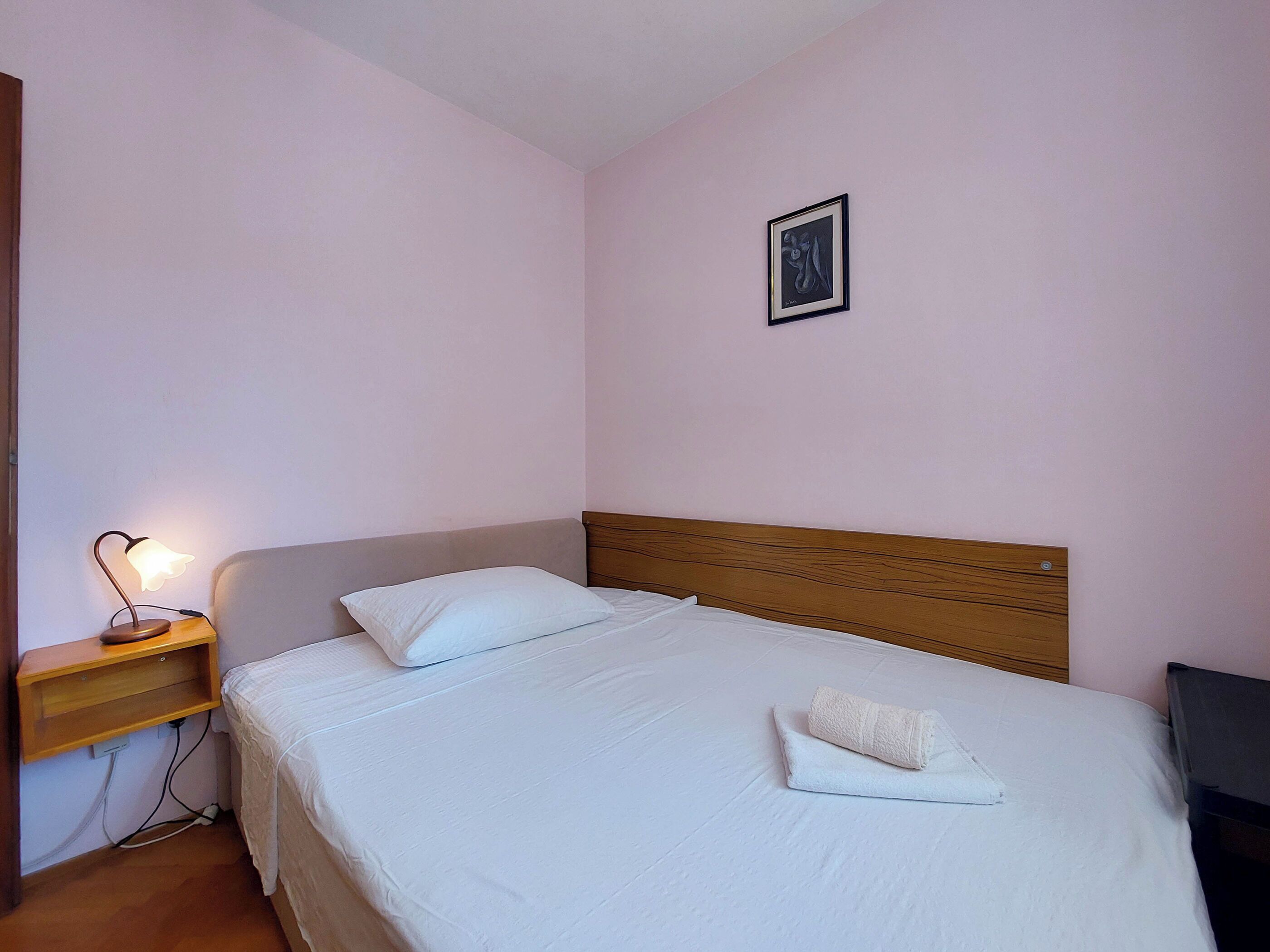 2 chambres, fer et planche à repasser, Wi-Fi gratuit, draps fournis