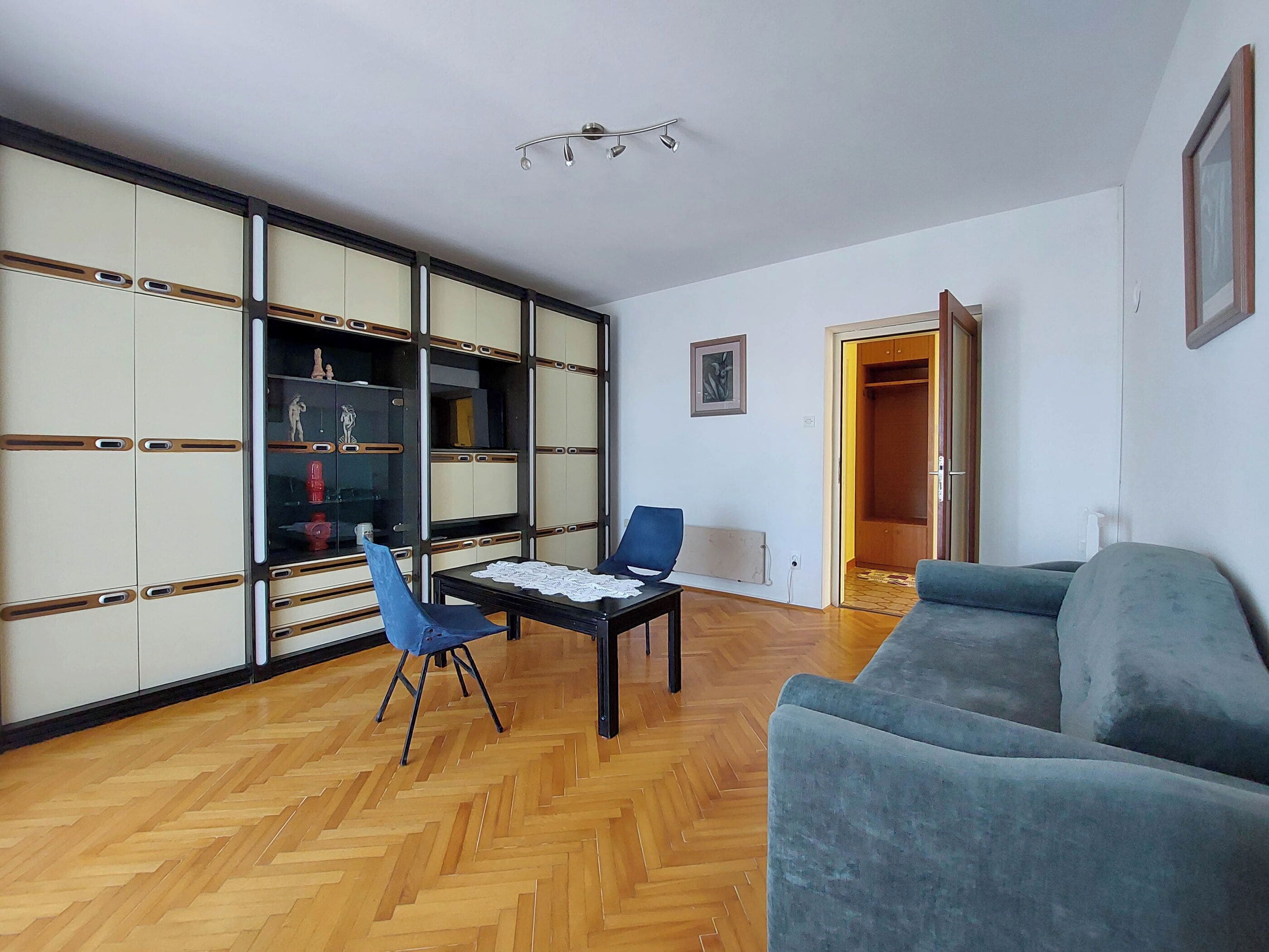 Apartment (A1) | Wohnzimmer | Fernseher