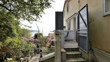 Studio (A2) | Terrace/patio