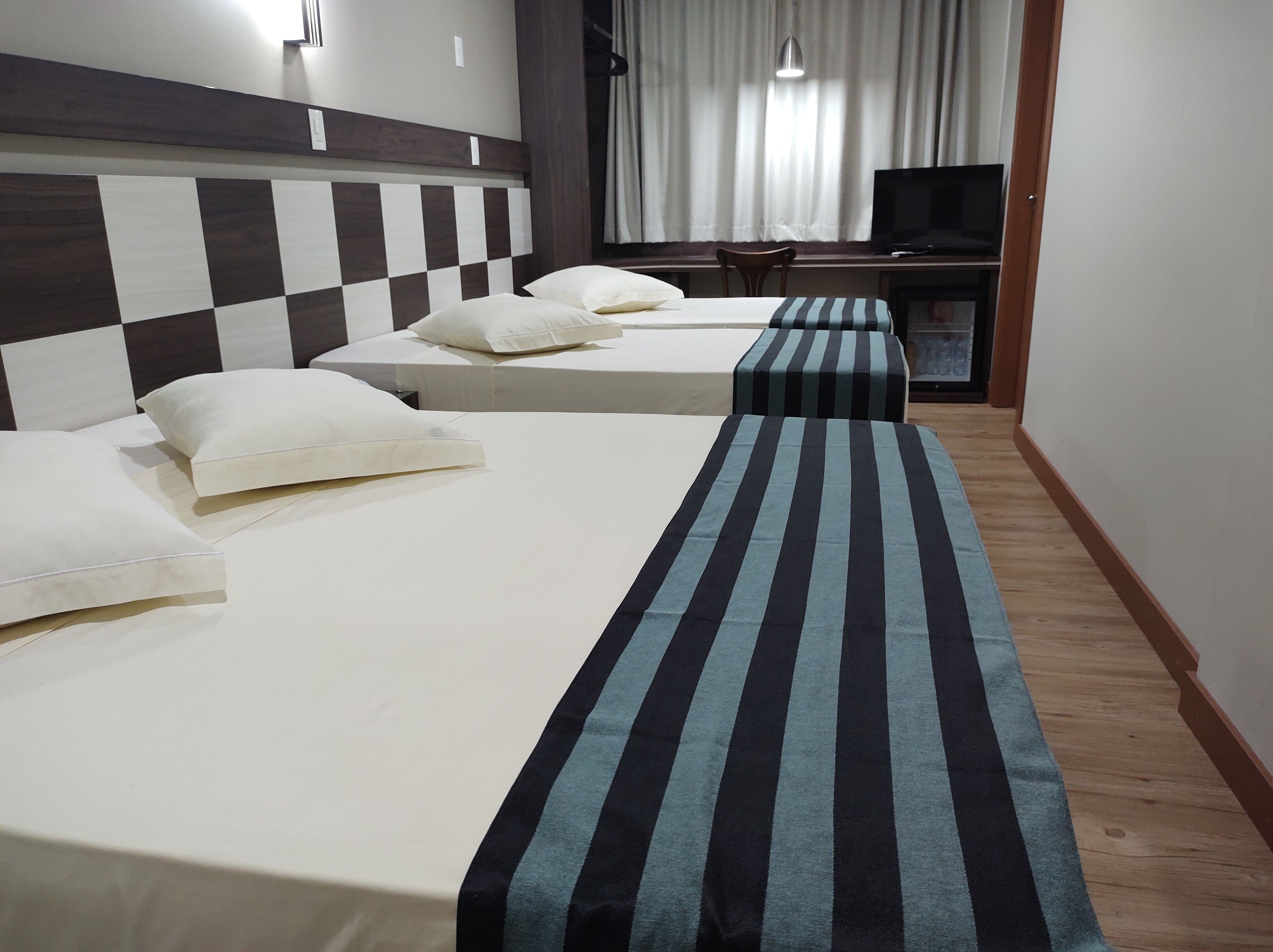 triple room | minibar, desk, free cots/infant beds, free wifi