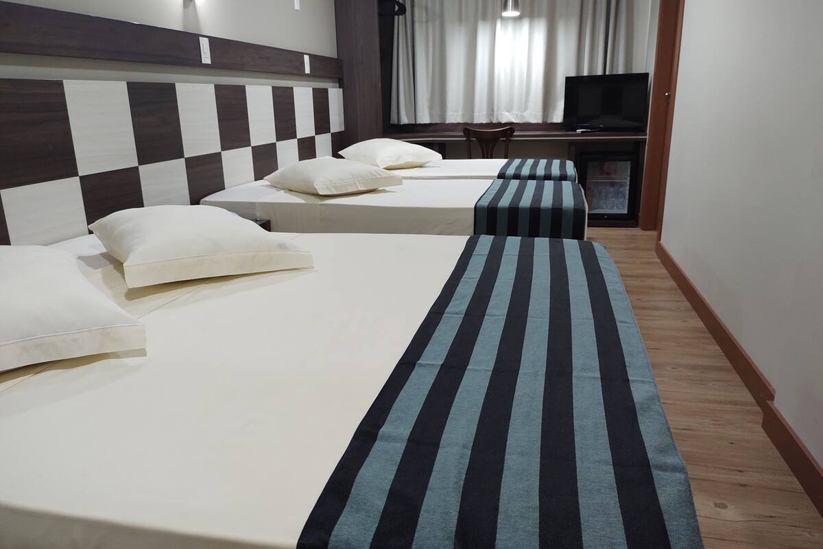 triple room | minibar, desk, free cots/infant beds, free wifi