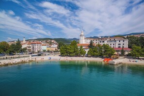 Beach nearby - Apartments Zeljko (Crikvenica)