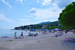 Beach - Apartments Villa Adore (Opatija)