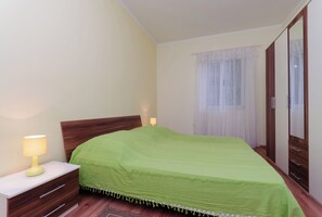 Apartment (A1) | 1 bedroom, in-room safe, iron/ironing board, free WiFi