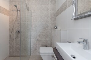Bathroom | Shower - Apartments Residence Romance (Krk)