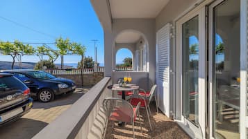 Apartment (A1) | Terrace/patio