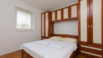 5 kamar tidur, Wi-Fi gratis, dan seprai linen