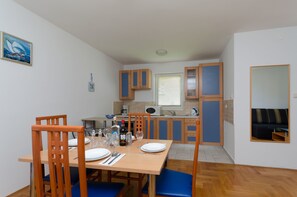 Dining - Apartments Dunja (Malinska-Dubasnica)