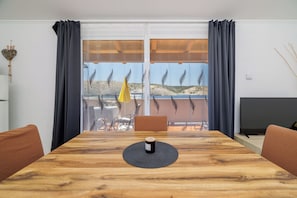 Apartment (A4) | Dining - Apartments By the sea in Lopar (Lopar)