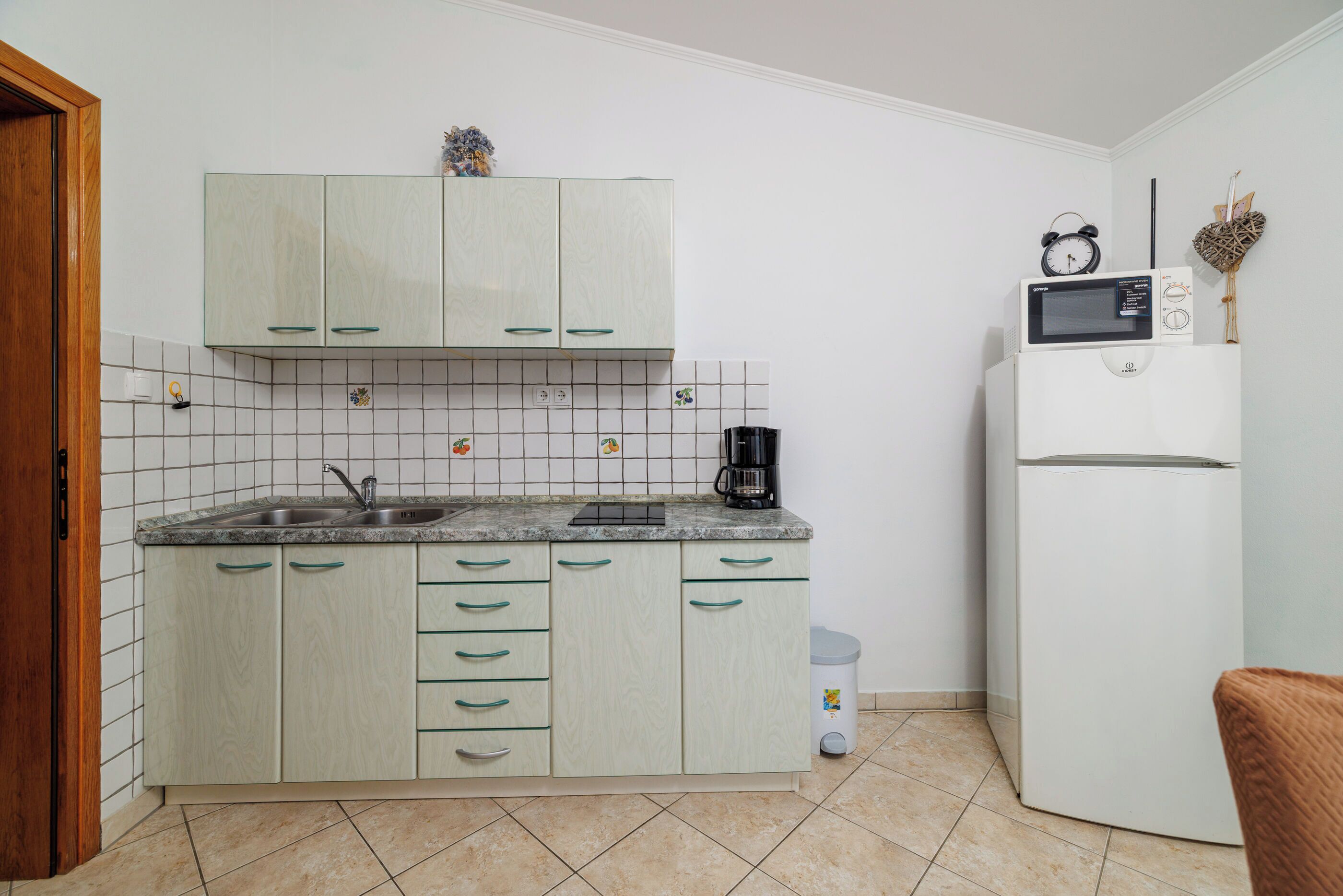 Apartment (A4) | Eigene Küche | Kühlschrank, Mikrowelle, Herdplatte, Espressomaschine